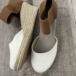 Charleston shoe company wedge sandals size 6